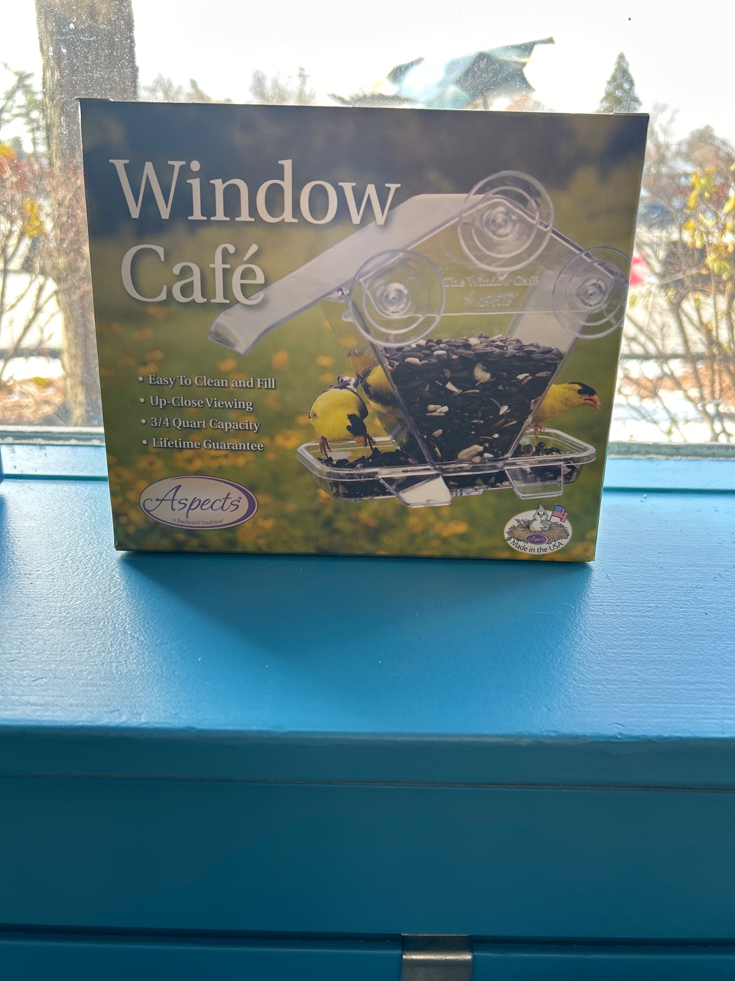 Window Café Bird Feeder