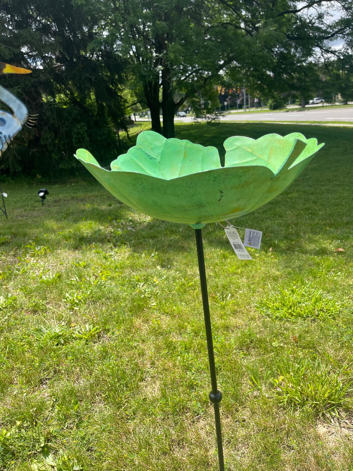 Ancient Graffiti Green Leaf Birdbath with Stand - (950)